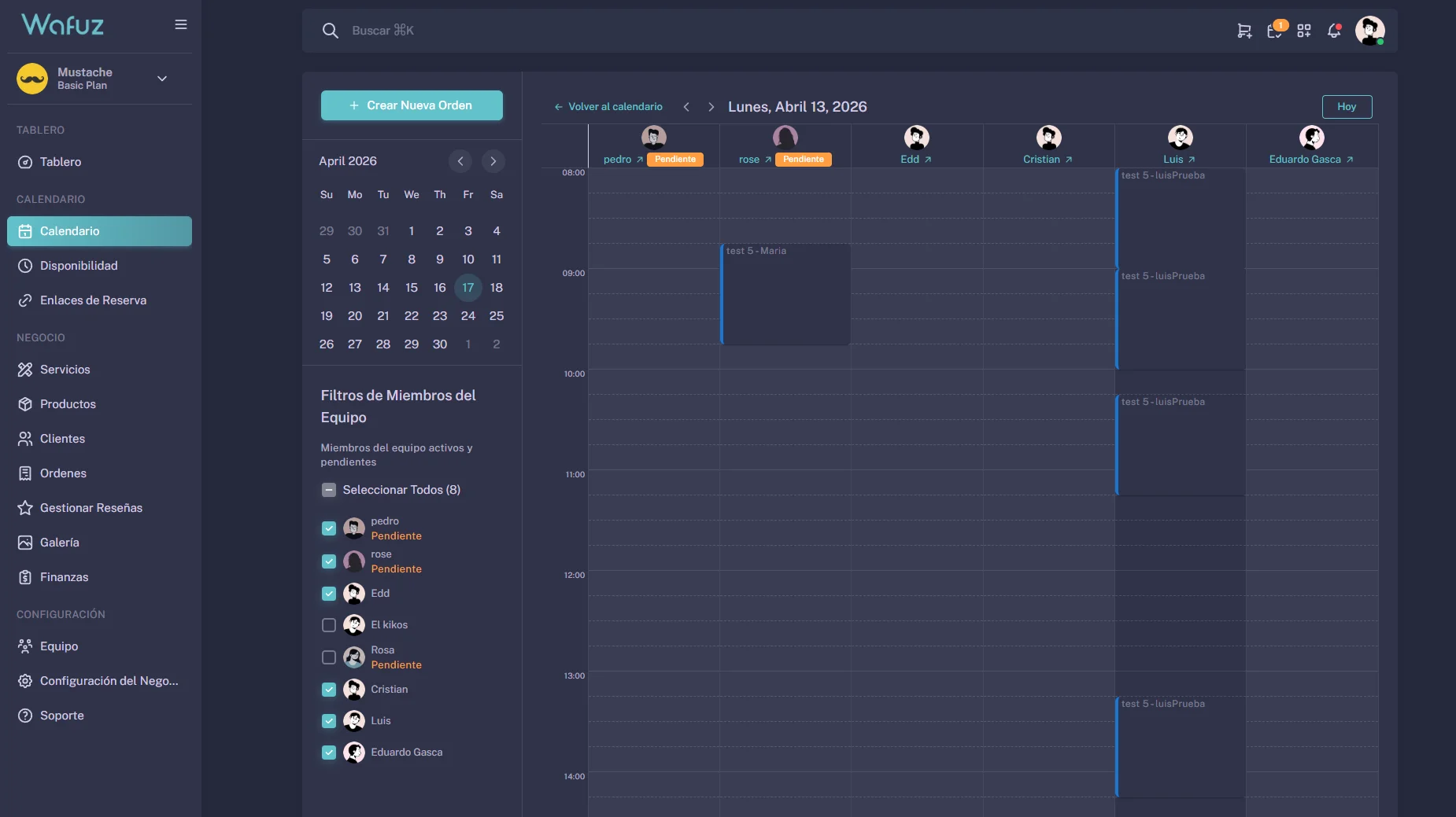Captura del dashboard web de Wafuz — vista semanal del Calendario con 5-6 citas distribuidas entre empleados (colores distintos), sidebar izquierdo con módulos visibles (Tablero, Servicios, Clientes, Citas, Productos, Empleados).